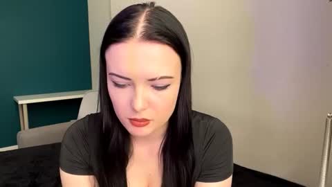 Luna online show from June 14, 2026, 2:08 pm