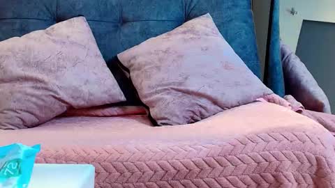 Brunette online show from February 9, 2026, 12:42 pm