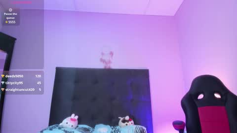 Lady  online show from January 14, 2025, 5:23 pm