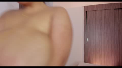 Snapshot of brunnahart chatting on December 12, 2024, 2:37 am     online show from December 12, 2024, 2:37 am