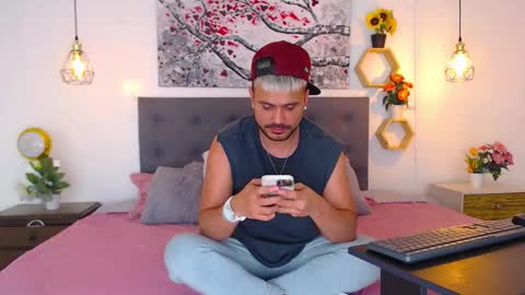 bruno_booss online show from December 16, 2025, 4:28 am