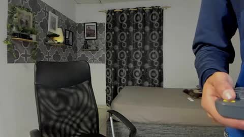 bruno_snow online show from January 8, 2026, 4:04 am