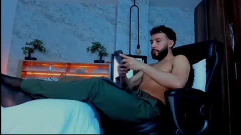 Andres Suarez online show from March 11, 2025, 10:31 pm