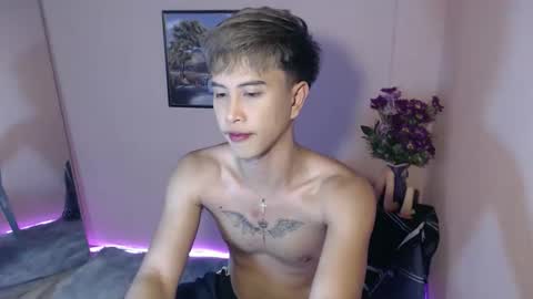 Snapshot of bryan_________ chatting on October 12, 2025, 12:37 pm BRYAN JEMY online show from October 12, 2025, 12:37 pm