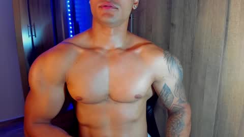 Snapshot of bryan_boy_ chatting on January 5, 2025, 11:33 pm bryan online show from January 5, 2025, 11:33 pm