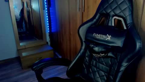 Snapshot of bryan_boy_ chatting on March 10, 2025, 2:28 am bryan online show from March 10, 2025, 2:28 am