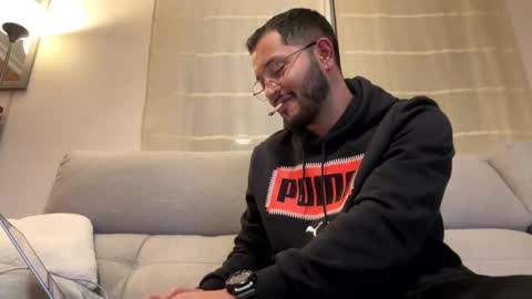 yourteddy online show from December 19, 2024, 7:29 pm