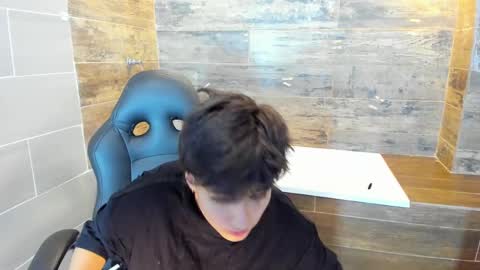 Snapshot of bryce_evans chatting on February 23, 2025, 3:29 pm B R Y C E online show from February 23, 2025, 3:29 pm