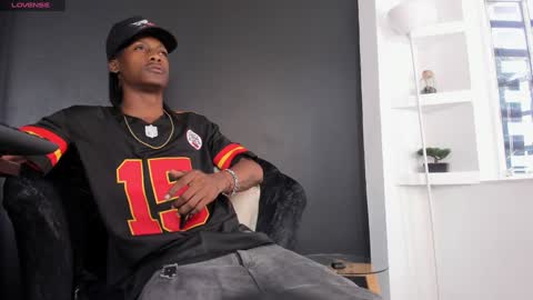 Bryxon  online show from February 2, 2025, 3:07 pm