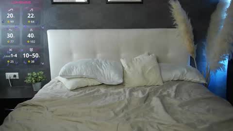 Sabrina  online show from September 18, 2025, 5:09 am