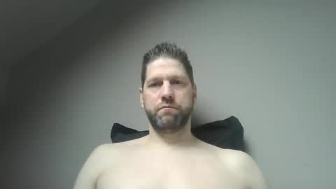 Snapshot of bubblebee1982 chatting on February 1, 2026, 8:35 am bubblebee1982 online show from February 1, 2026, 8:35 am