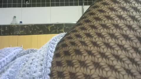 pretty online show from December 16, 2025, 6:51 am