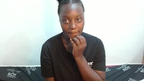 Snapshot of bubbly_ass30 chatting on November 14, 2025, 7:56 pm bubbly_ass30 online show from November 14, 2025, 7:56 pm