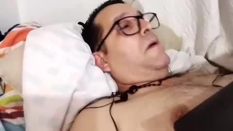 buchs32 online show from December 1, 2025, 6:07 am