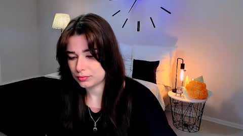 Ari online show from April 9, 2026, 2:44 pm