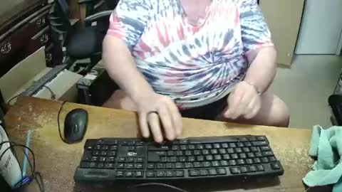 Bucku2 online show from April 18, 2026, 7:18 pm