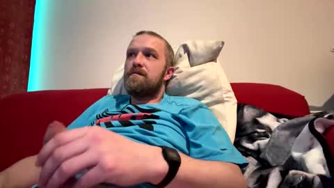 budgie1095 online show from January 14, 2025, 9:20 pm