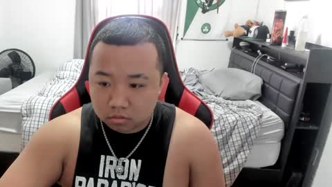 Snapshot of buffsexyman24 chatting on February 21, 2025, 7:21 pm buffsexyman24 online show from February 21, 2025, 7:21 pm