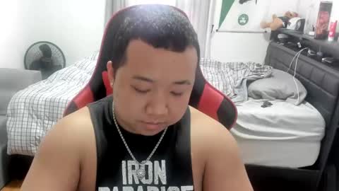 Snapshot of buffsexyman24 chatting on March 12, 2025, 7:28 pm buffsexyman24 online show from March 12, 2025, 7:28 pm