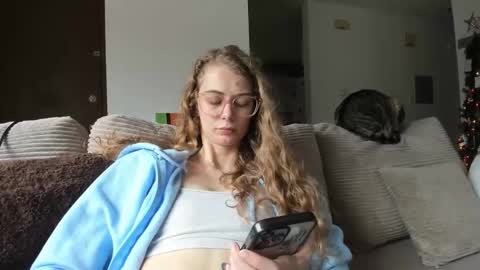 Snapshot of buffybarloe chatting on November 23, 2025, 6:19 pm Buffy online show from November 23, 2025, 6:19 pm