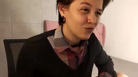 bug2025 online show from September 8, 2025, 2:49 pm