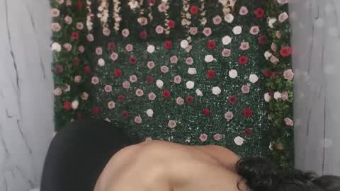 bull_cam online show from November 7, 2025, 6:08 pm