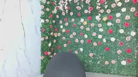 bull_cam online show from November 30, 2025, 3:16 pm