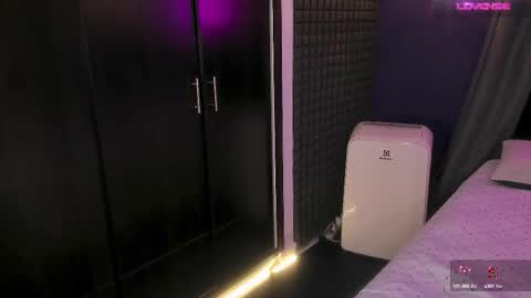 Snapshot of bull_vixen2001 chatting on September 17, 2025, 9:44 am Bunny and The Rock online show from September 17, 2025, 9:44 am