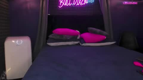 Snapshot of bull_vixen2001 chatting on October 15, 2025, 12:11 am Bunny and The Rock online show from October 15, 2025, 12:11 am