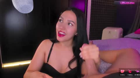 Snapshot of bull_vixen2001 chatting on October 19, 2025, 11:16 pm Bunny and The Rock online show from October 19, 2025, 11:16 pm