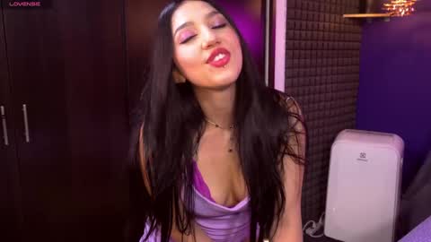 Snapshot of bull_vixen2001 chatting on May 27, 2026, 11:13 pm Bunny and The Rock online show from May 27, 2026, 11:13 pm