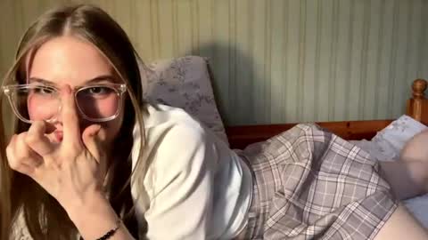 Mary online show from April 27, 2026, 2:04 pm