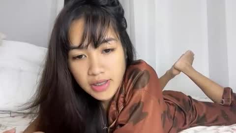 Snapshot of bump_me_baby chatting on March 1, 2026, 12:29 pm zy online show from March 1, 2026, 12:29 pm