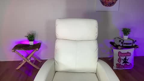 BUNNIE and THE DUDE TheLebowskis online show from December 1, 2025, 4:06 am