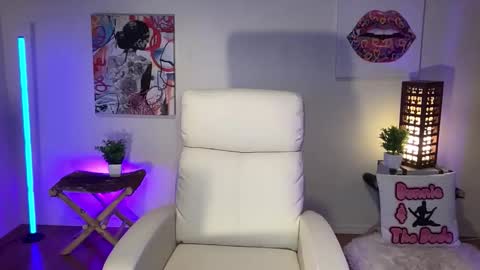 BUNNIE and THE DUDE TheLebowskis online show from January 13, 2026, 5:13 am