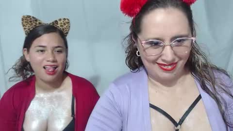 Snapshot of bunniosito chatting on November 2, 2025, 12:24 am bunniosito online show from November 2, 2025, 12:24 am