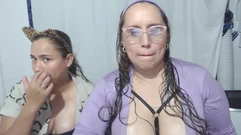 Snapshot of bunniosito chatting on November 7, 2025, 1:38 am bunniosito online show from November 7, 2025, 1:38 am