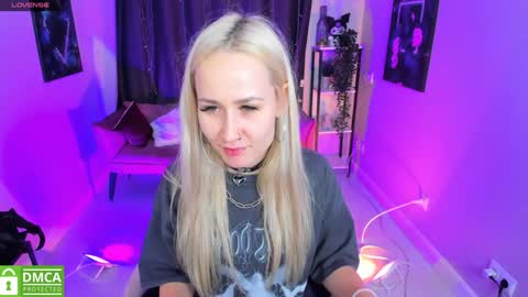 Snapshot of bunny__of_love chatting on December 3, 2024, 12:16 pm Sasha online show from December 3, 2024, 12:16 pm