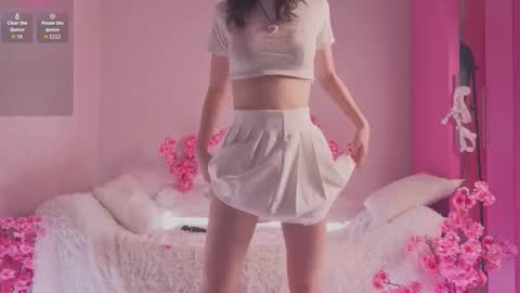 Snapshot of bunny_gaze chatting on December 2, 2025, 3:29 pm Kira online show from December 2, 2025, 3:29 pm