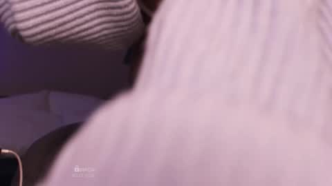 B U N N Y online show from November 20, 2025, 4:23 am