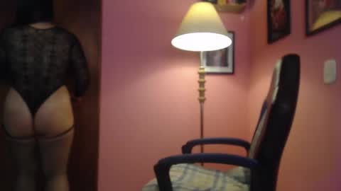 bunnyEmilyR0s33 online show from November 25, 2025, 2:28 pm