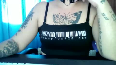 bunnyfox420 online show from September 26, 2025, 1:26 pm