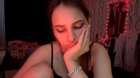 Snapshot of bunnytrussel chatting on June 5, 2026, 11:38 am Bella online show from June 5, 2026, 11:38 am