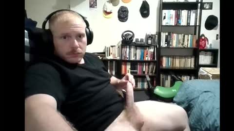 bushmate92 online show from December 4, 2025, 3:54 pm