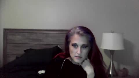 busybee83 online show from September 9, 2025, 10:59 am