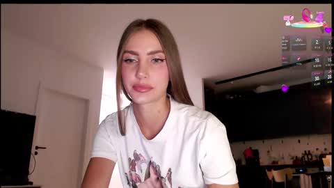 Lauren online show from February 22, 2026, 6:06 pm