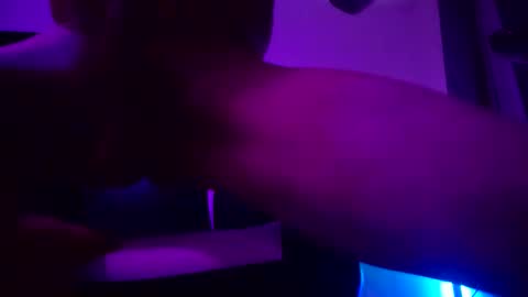 bwall1425 online show from September 9, 2025, 12:21 am