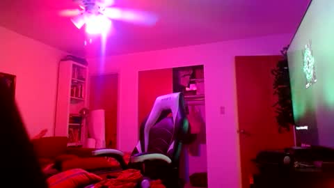 bwall1425 online show from June 10, 2026, 5:39 am