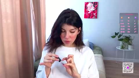 Kira online show from February 10, 2026, 12:42 pm