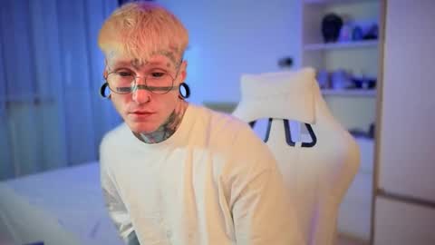 Snapshot of c10h15on chatting on January 10, 2026, 1:13 pm c10h15on online show from January 10, 2026, 1:13 pm